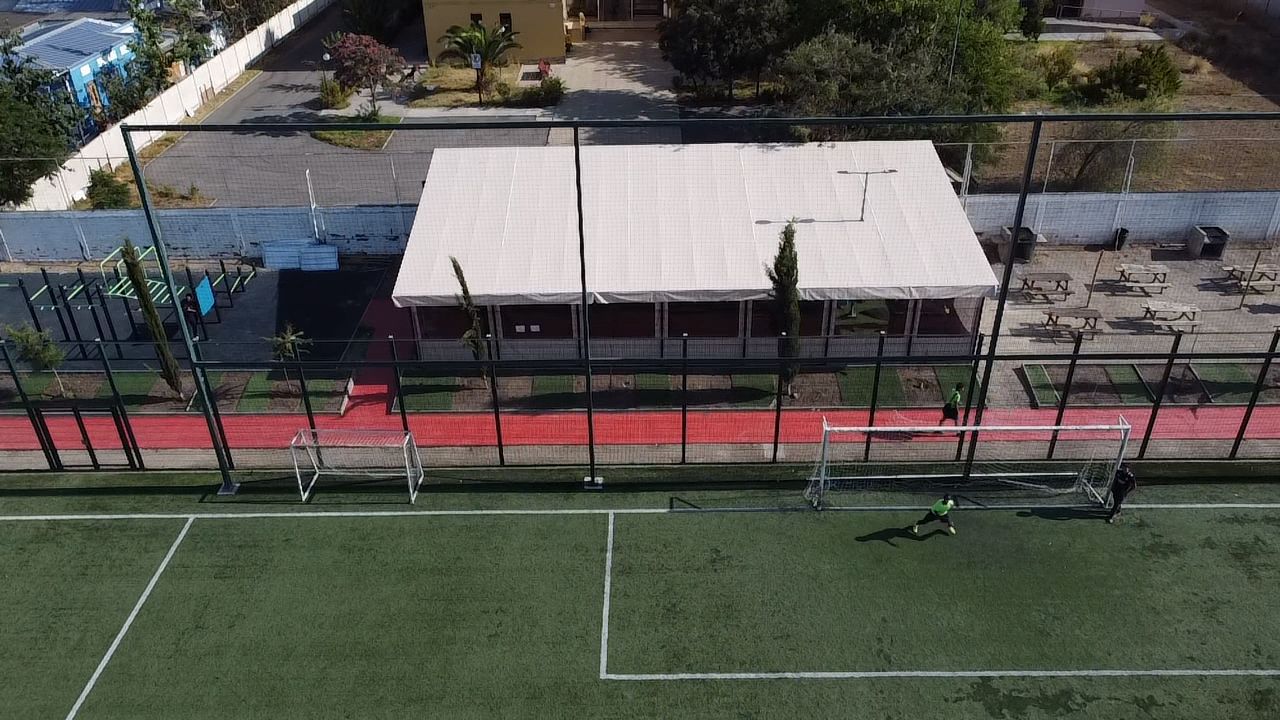 Instalación carpas y techos lona espacios deportivos