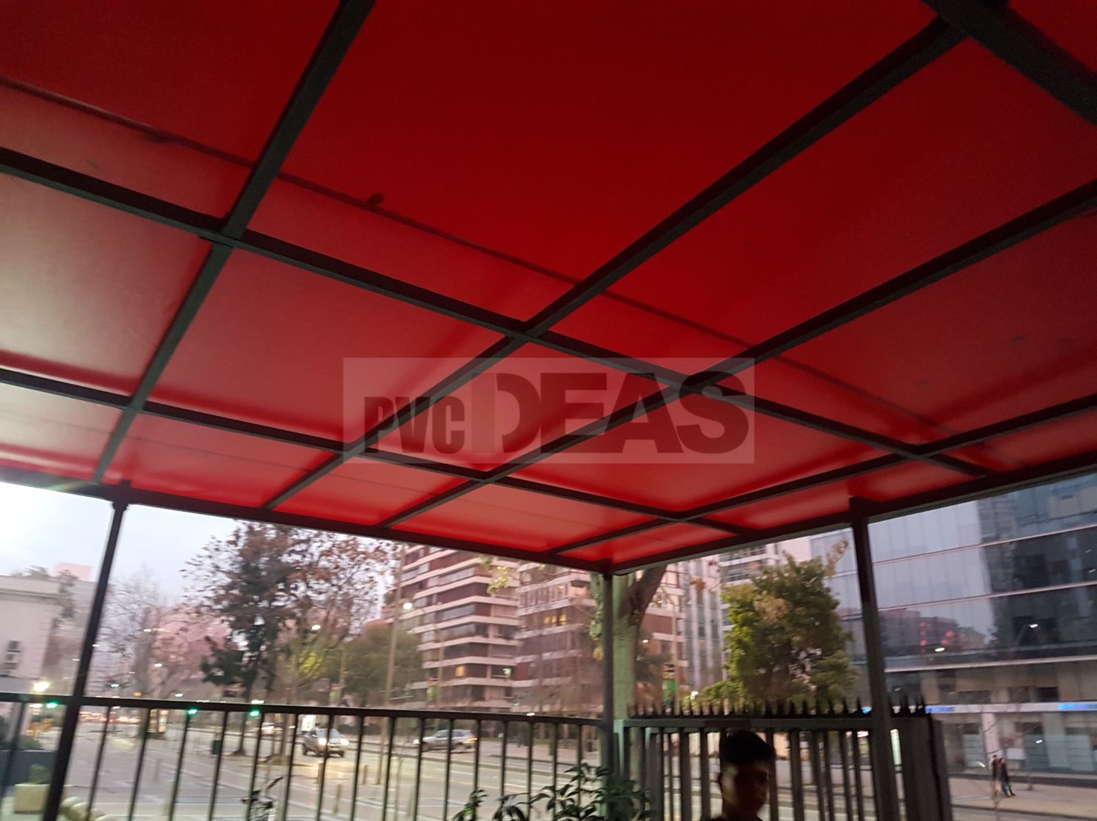 Instalación carpas techos lona restaurant pub exterior